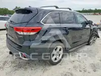 2018 Toyota Highlander photo