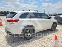 2018 Toyota Highlander photo