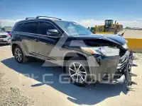2018 Toyota Highlander photo