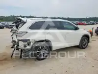 2018 Toyota Highlander photo