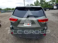2018 Toyota Highlander photo