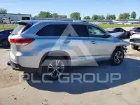 2018 Toyota Highlander photo