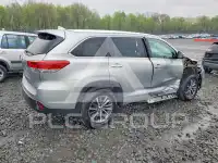 2018 Toyota Highlander фото