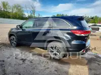 2018 Toyota Highlander photo