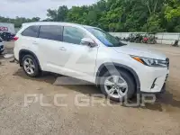 2018 Toyota Highlander photo