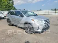 2018 Toyota Highlander photo