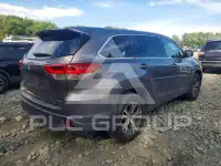 2018 Toyota Highlander photo