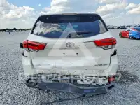 2018 Toyota Highlander photo