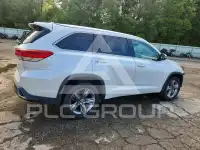 2018 Toyota Highlander photo