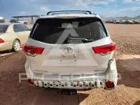 2018 Toyota Highlander photo