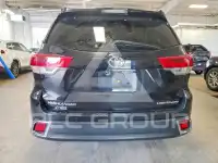 2018 Toyota Highlander photo