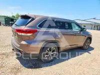 2018 Toyota Highlander photo