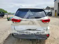 2018 Toyota Highlander photo