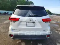 2018 Toyota Highlander photo