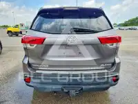 2018 Toyota Highlander photo