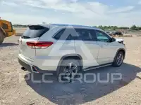 2018 Toyota Highlander photo