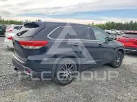 2018 Toyota Highlander photo