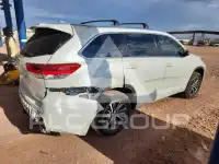 2018 Toyota Highlander photo