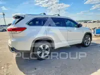 2018 Toyota Highlander photo