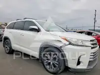 2018 Toyota Highlander photo