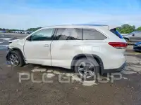 2018 Toyota Highlander photo
