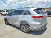 2018 Toyota Highlander photo