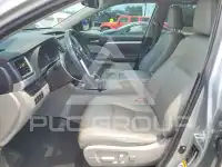 2018 Toyota Highlander photo
