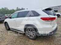 2018 Toyota Highlander photo
