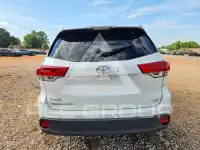 2018 Toyota Highlander photo