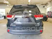 2018 Toyota Highlander photo