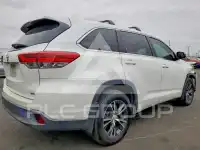 2018 Toyota Highlander photo