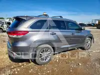 2018 Toyota Highlander photo