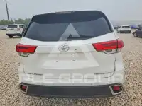 2018 Toyota Highlander photo