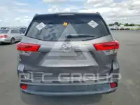 2018 Toyota Highlander фото