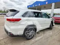 2018 Toyota Highlander photo
