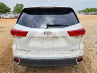 2018 Toyota Highlander photo