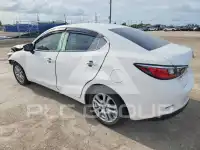 2018 Toyota YARIS фото
