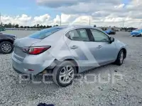 2018 Toyota YARIS фото