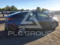 2018 Toyota PRIUS фото