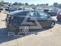 2018 Toyota PRIUS фото