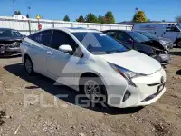 2018 Toyota PRIUS photo