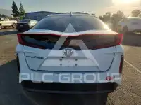 2018 Toyota PRIUS фото