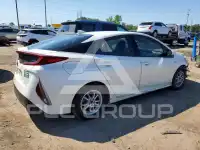 2018 Toyota PRIUS фото