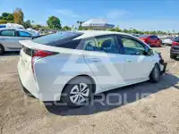 2018 Toyota PRIUS фото