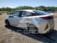 2018 Toyota PRIUS photo