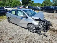 2018 Toyota PRIUS фото