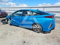 2018 Toyota PRIUS photo