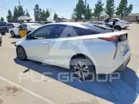 2018 Toyota PRIUS photo