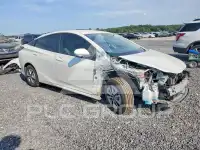 2018 Toyota PRIUS photo