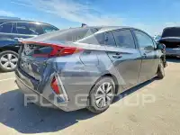 2018 Toyota PRIUS фото
